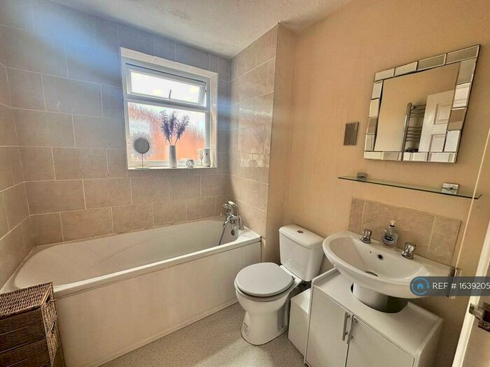 1 Bedroom Terraced House To Rent In Westfield Walk, High Wycombe, HP12