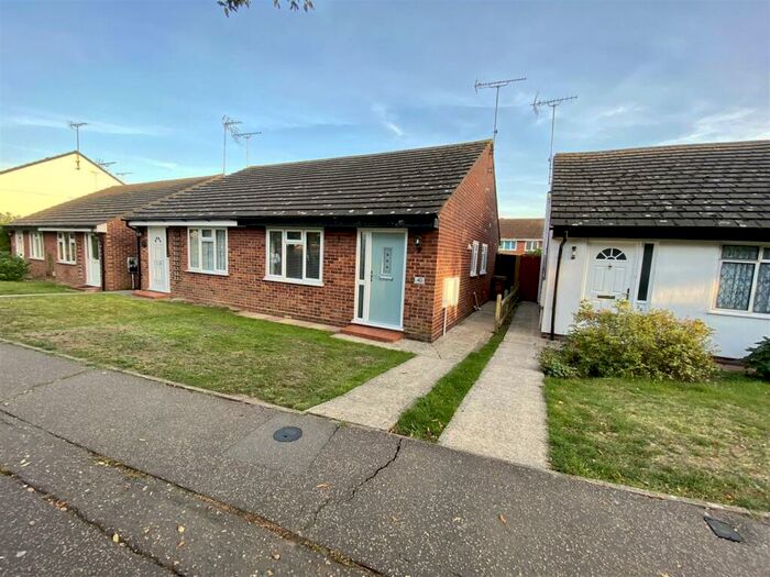 2 Bedroom Semi-Detached Bungalow To Rent In Woodroffe Close, Chelmsford, CM2