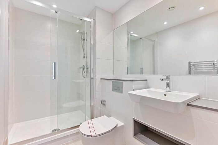 3 Bedroom Flat To Rent In Lofting House, Maidenhead, SL6