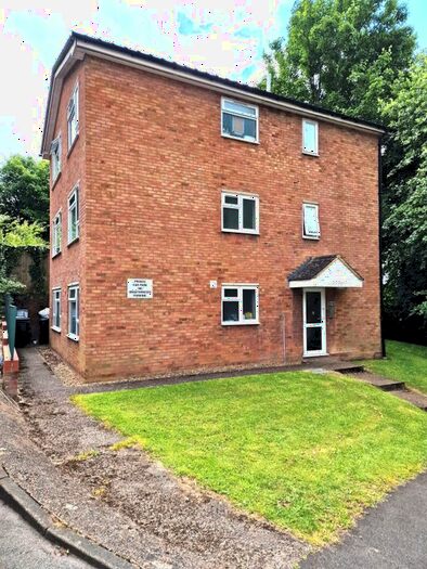 2 Bedroom Flat For Sale In , LU2