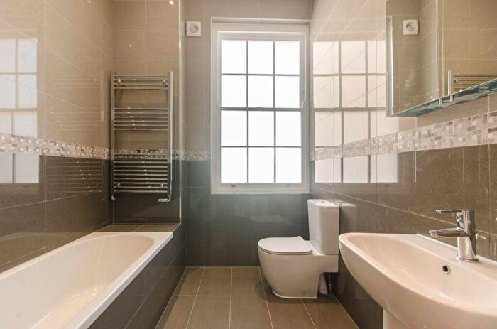 1 Bedroom Flat To Rent In Kingsgate Place, Kilburn, London, NW6