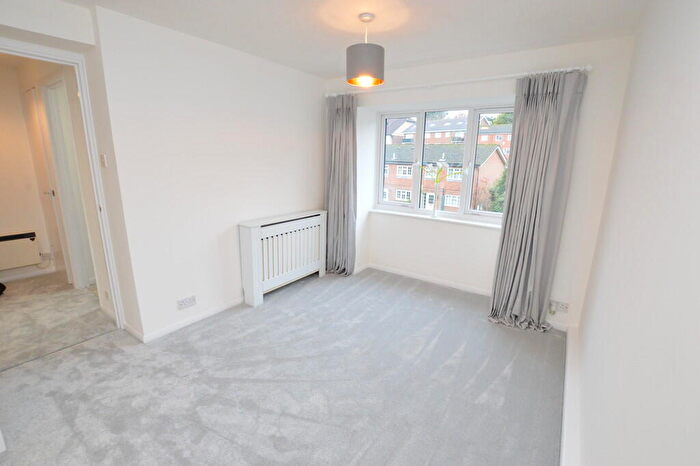 Studio To Rent In Station Road, Redhill, RH1