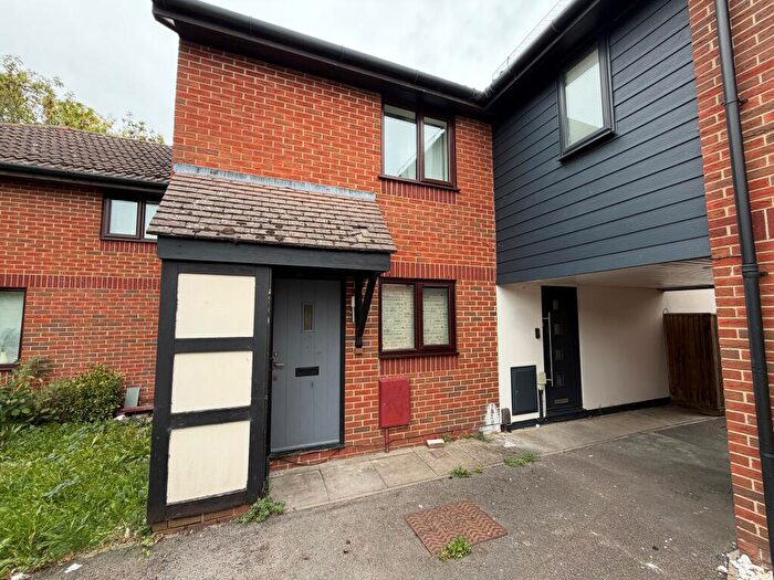 2 Bedroom House To Rent In Pebble Drive, Didcot, OX11