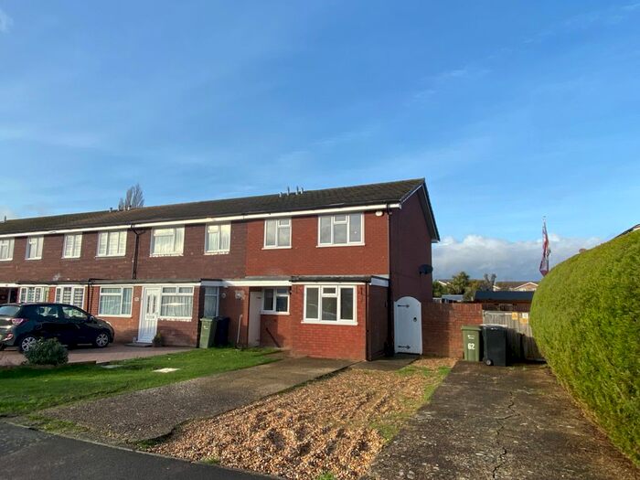 4 Bedroom Semi-Detached House To Rent In Ash Lodge Drive, Ash, Aldershot, GU12