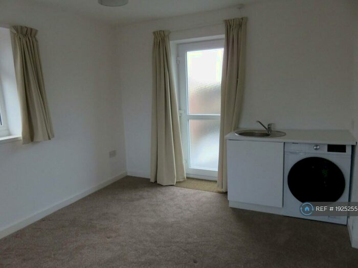 Studio To Rent In Kingshurst Road, Birmingham, B31