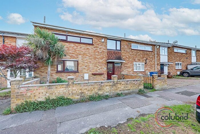 3 Bedroom End Terrace House For Sale In Armstrong Close, Stanford-Le-Hope, SS17