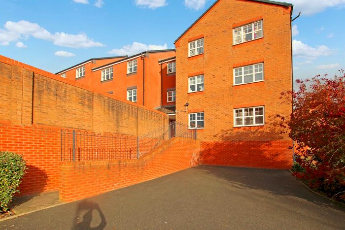 2 Bedroom Flat To Rent In Elm Drive, Northfield, Birmingham B31