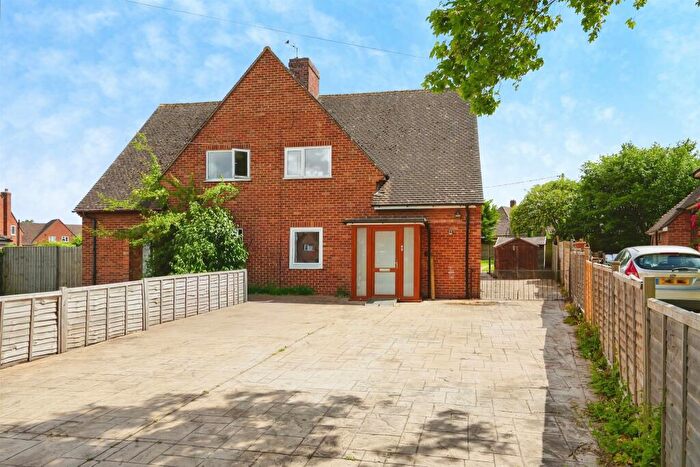 3 Bedroom Semi Detached House For Sale In The Croft, Didcot, OX11