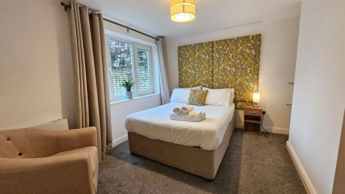 2 Bedroom Flat To Rent In River Court, Ferry Lane, Cambridge, CB4