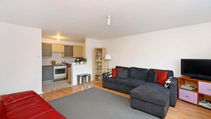 2 Bedroom Flat To Rent In Church Road, Acton, W3