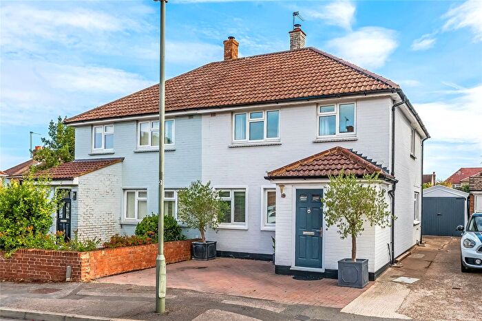 3 Bedroom Detached House For Sale In Guildford, Surrey, GU2
