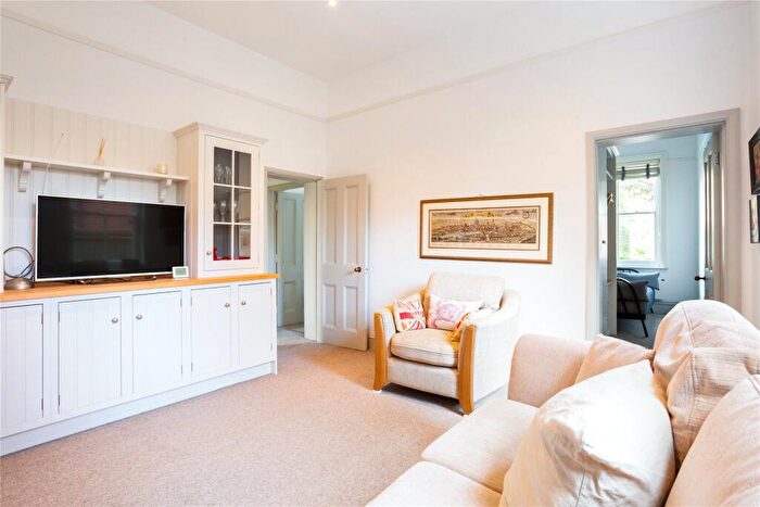 2 Bedroom Flat To Rent In Staverton Road, Oxford, OX2
