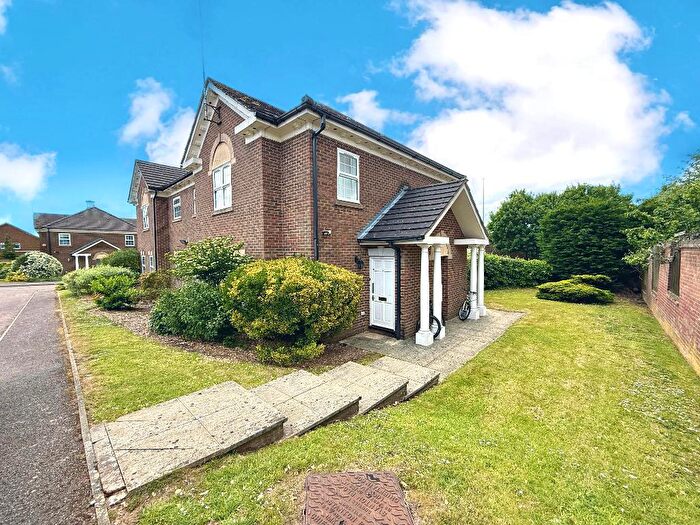 Studio For Sale In Skelton Close, Luton, Bedfordshire, LU3