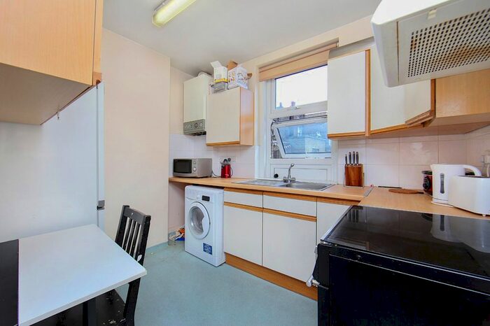 4 Bedroom Flat To Rent In Copenhagen Street, King's Cross, London, N1