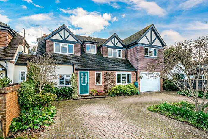 5 Bedroom Detached House For Sale In Darby Gardens, Sunbury-On-Thames, TW16