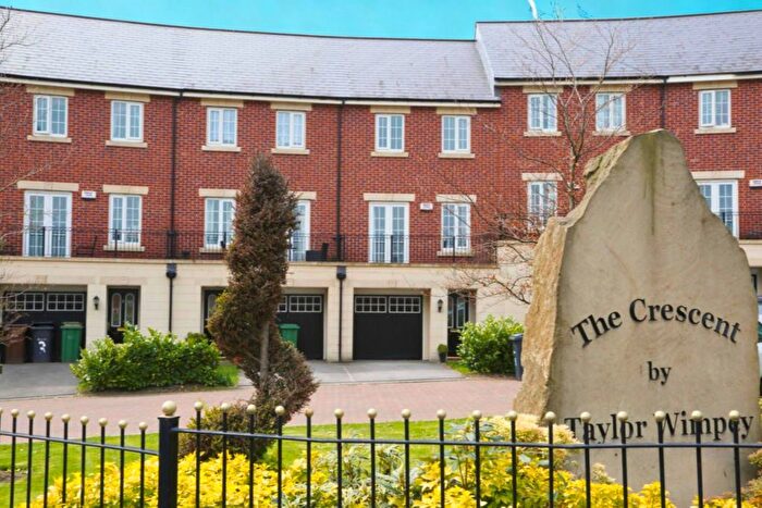 3 Bedroom Town House For Sale In Salamanca Crescent, Leeds, LS10