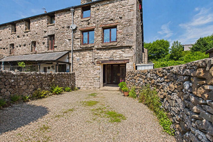 3 Bedroom End Of Terrace House For Sale In Barn End, Milton, Crooklands, LA7