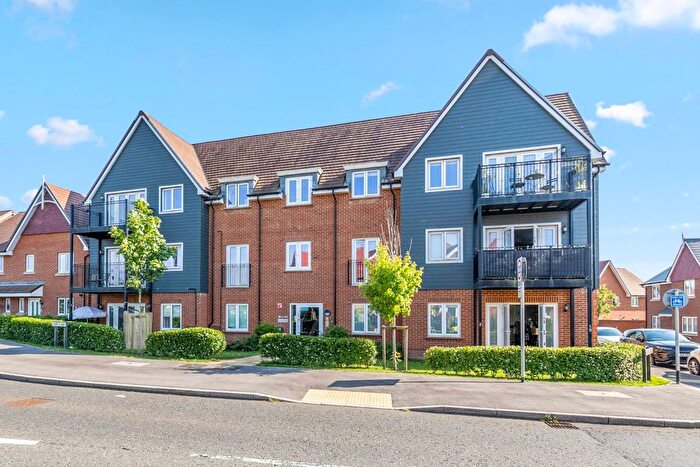 2 Bedroom Flat For Sale In Harrys Way, Faygate, West Sussex, RH12