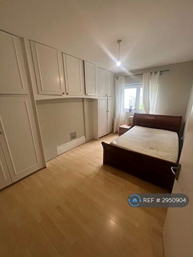 1 Bedroom Flat To Rent In Palmerston Crescent, London, N13