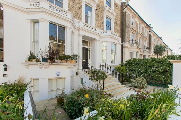 2 Bedroom Flat To Rent In Oxford Gardens, London, W10