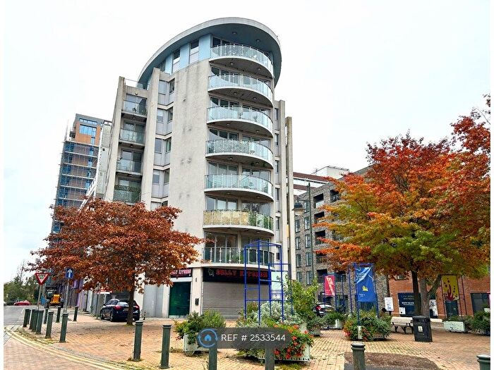 2 Bedroom Flat To Rent In Rubicon Court, Romford, RM1