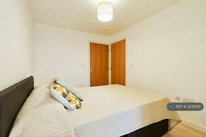 2 Bedroom Flat To Rent In Cross Green Lane, Leeds, LS9
