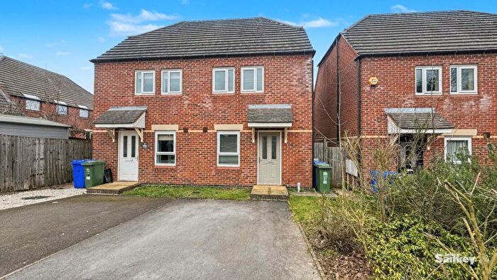 2 Bedroom Semi Detached House For Sale In Albans Court, Forest Town, NG19