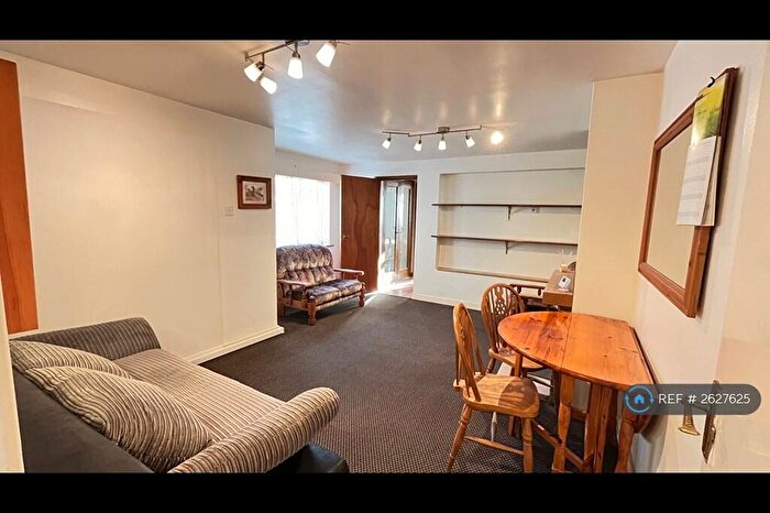 1 Bedroom Flat To Rent In Woodfield Terrace, Thornwood, Epping, CM16