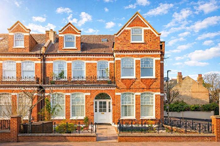 2 Bedroom Flat For Sale In Elmbourne Road, London, SW17