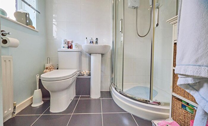 2 Bedroom Detached Bungalow For Sale In Hazel Way, Barwell, Leicester, LE9