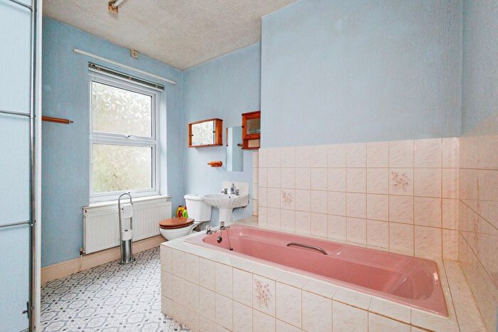 2 Bedroom Terraced House For Sale In Delph New Road, Delph, Oldham, Greater Manchester, OL3