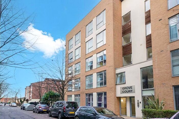 1 Bedroom Flat To Rent In Grove Court, Peckham Grove, London, SE15