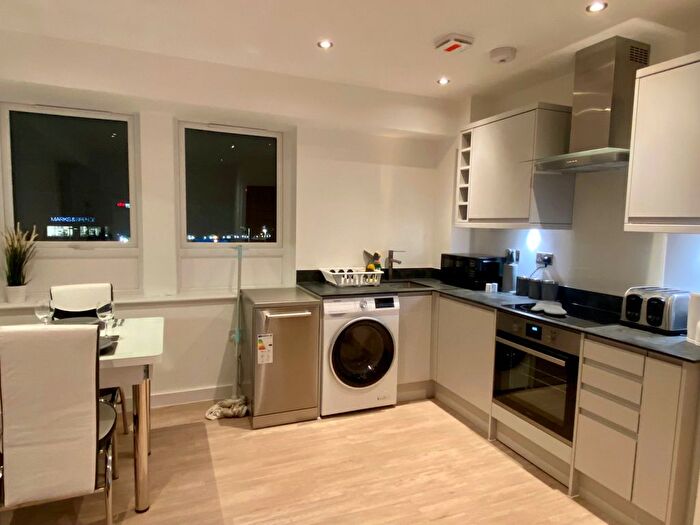 1 Bedroom Flat To Rent In Bellfield Road, High Wycombe, HP13