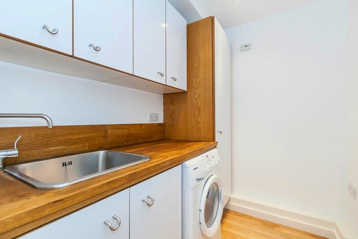 2 Bedroom Flat To Rent In Mumford's Mill, SE10