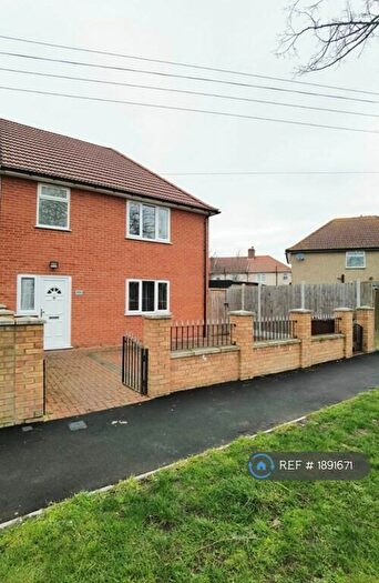 4 Bedroom End Of Terrace House To Rent In Heathway, Dagenham, RM9