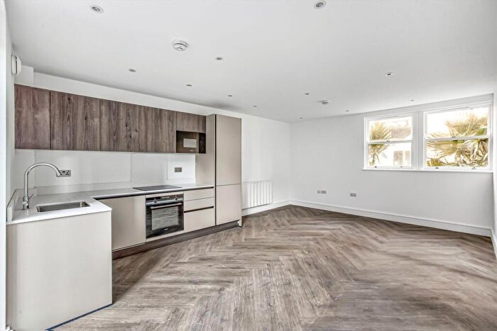 2 Bedroom Flat For Sale In Square Rigger Row, London, SW11