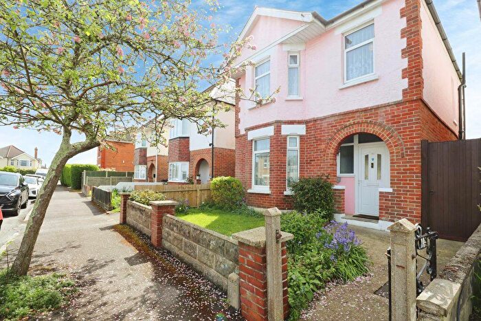 3 Bedroom Detached House For Sale In Fenton Road, Southbourne, BH6