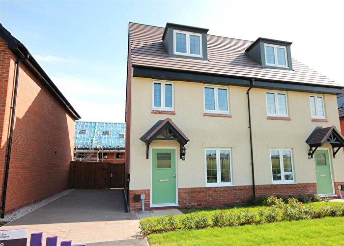 3 Bedroom Semi-Detached House To Rent In Higherside Drive, Whiston, L35