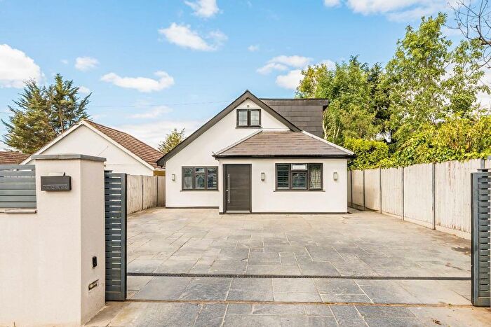 4 Bedroom Property To Rent In Harlington Road, Uxbridge, UB8