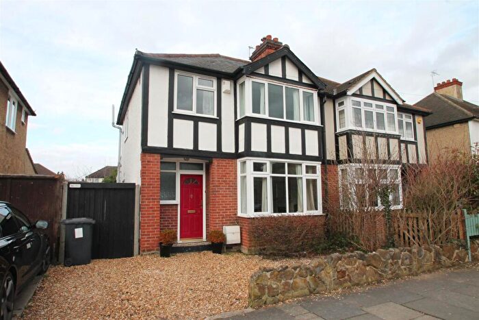 3 Bedroom Semi Detached House To Rent In Rosamond Road, Bedford, MK40