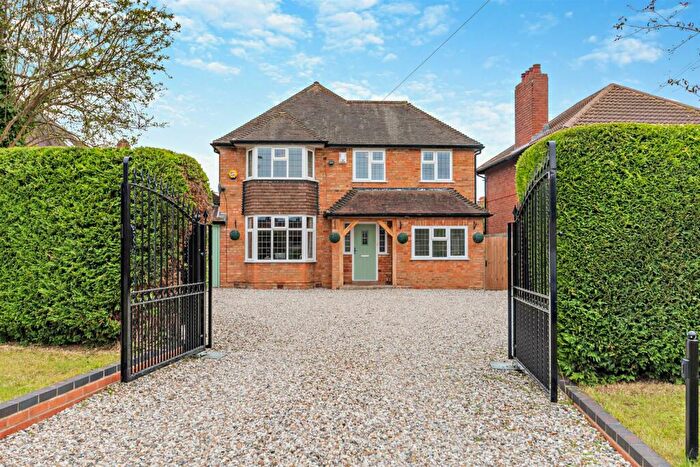 4 Bedroom Detached House For Sale In Stratford Road, Wootton Wawen, B95
