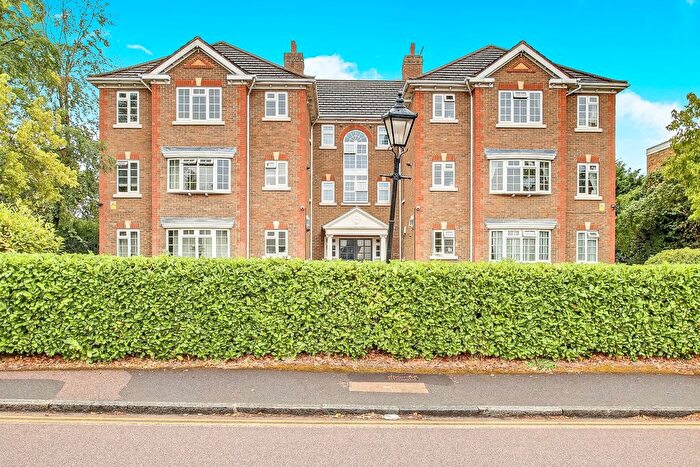 2 Bedroom Flat For Sale In Eastbury Avenue, Northwood, HA6