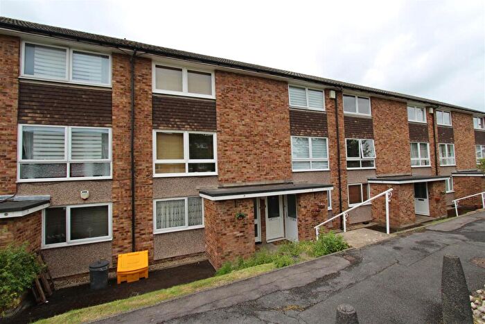 2 Bedroom Maisonette To Rent In Seaford Close, Ruislip, HA4