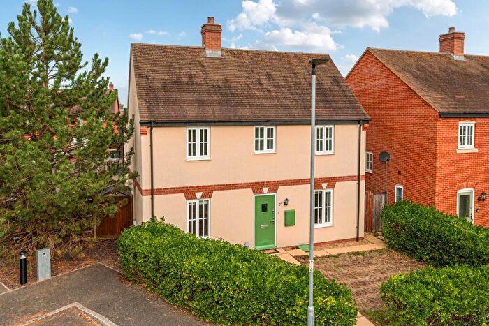 4 Bedroom Detached House For Sale In Woodpecker Close, Great Barford, MK44