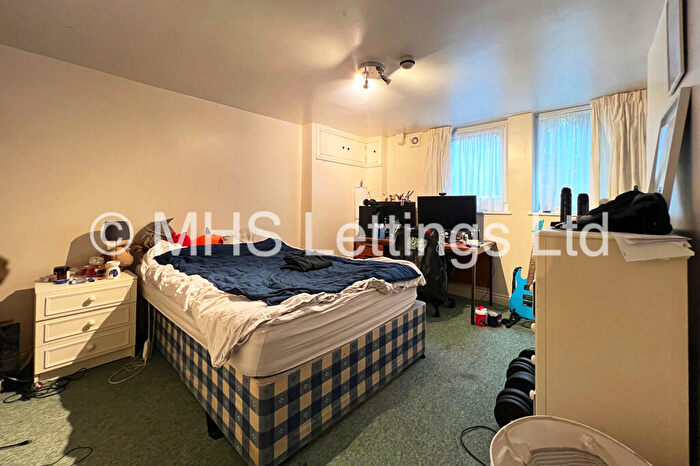 1 Bedroom Terraced House To Rent In Lower Ground Floor Rear Bedroom - Ash Road, Leeds, LS6