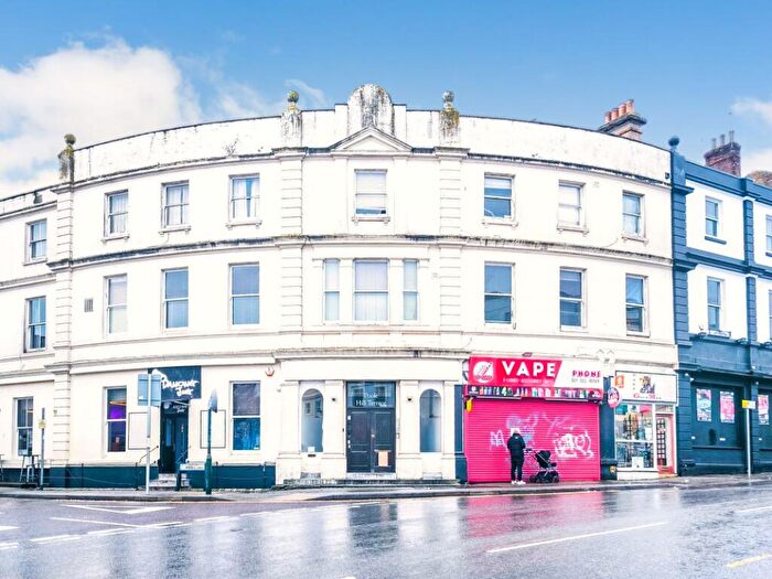 2 Bedroom Apartment For Sale In Flat, - Poole Hill, Bournemouth Christchurch Poole, BH2