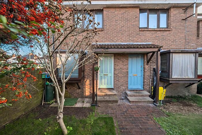 1 Bedroom Terraced House For Sale In Dorchester Mews, New Malden, KT3