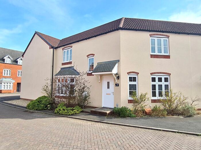 3 Bedroom Semi-Detached House For Sale In Walton Close, Glastonbury, BA6