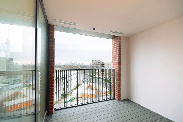 2 Bedroom Flat To Rent In Deacon Street, Elephant And Castle, SE17