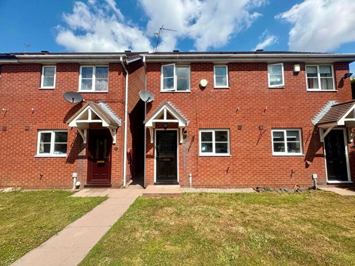 2 Bedroom Semi-Detached House To Rent In Dudley Road, Dudley, DY3